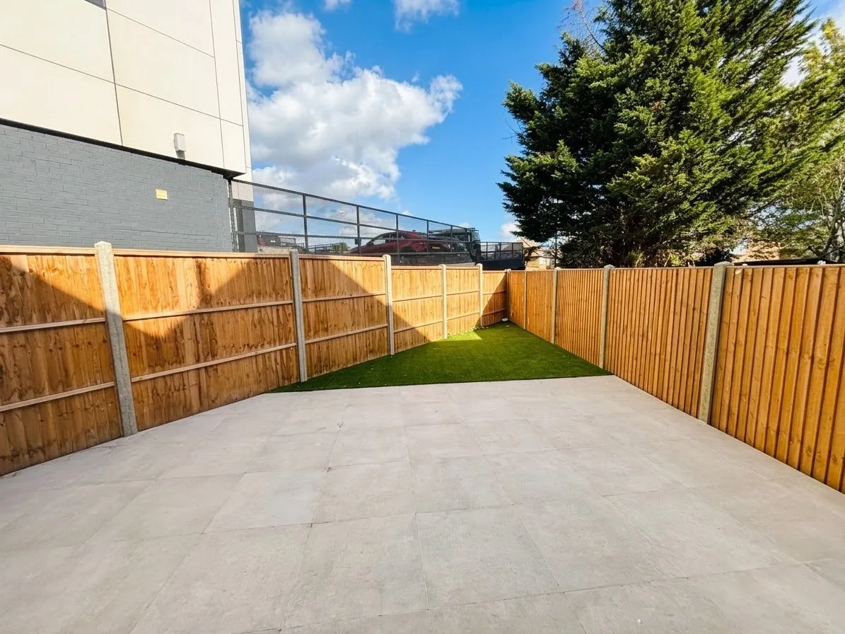 Brookhill Road, EN4, photo 14