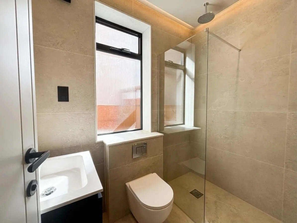 Brookhill Road, EN4, photo 13