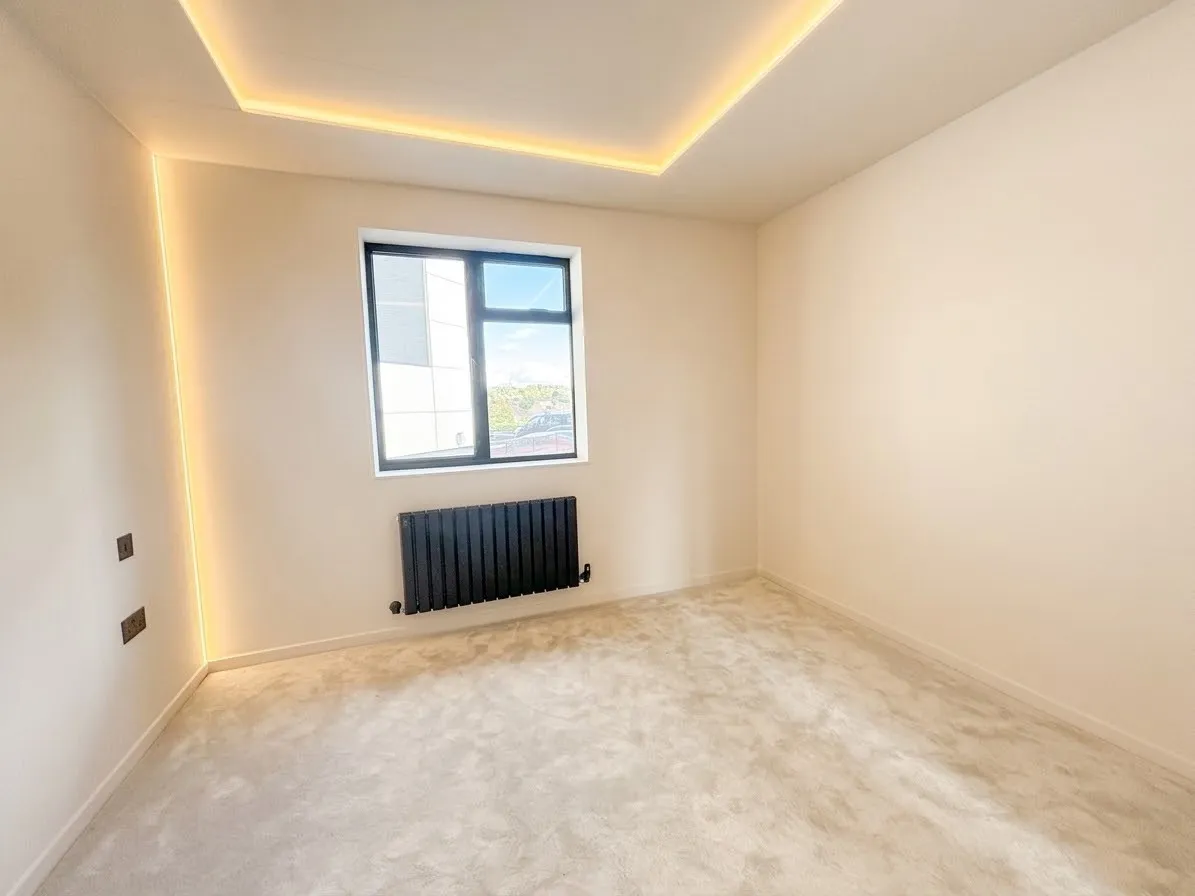 Brookhill Road, EN4, photo 8