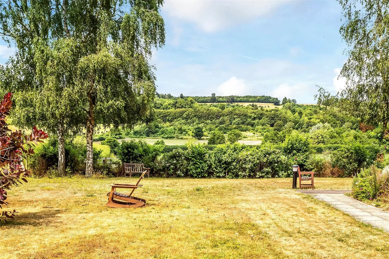 Milton Court Lane, Dor, RH4, photo 10