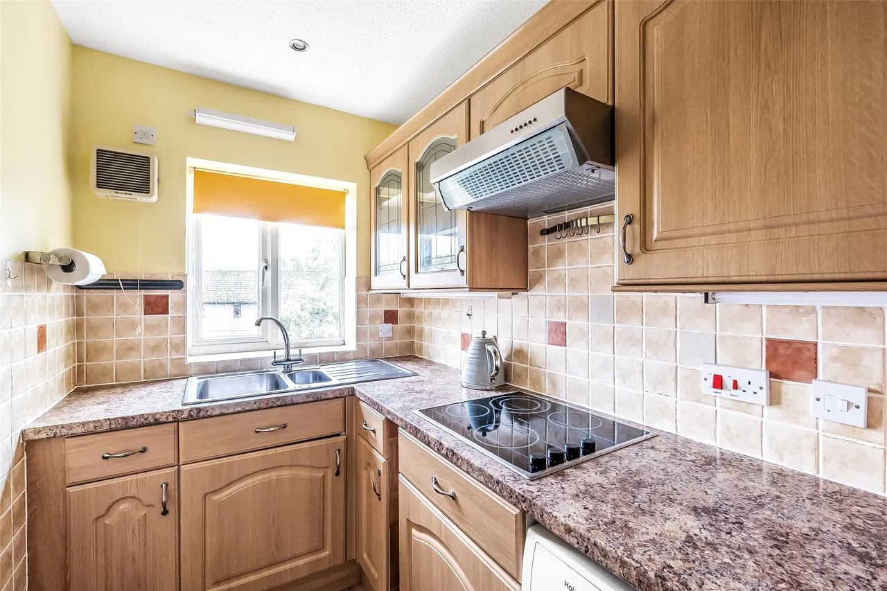 Milton Court Lane, Dor, RH4, photo 4
