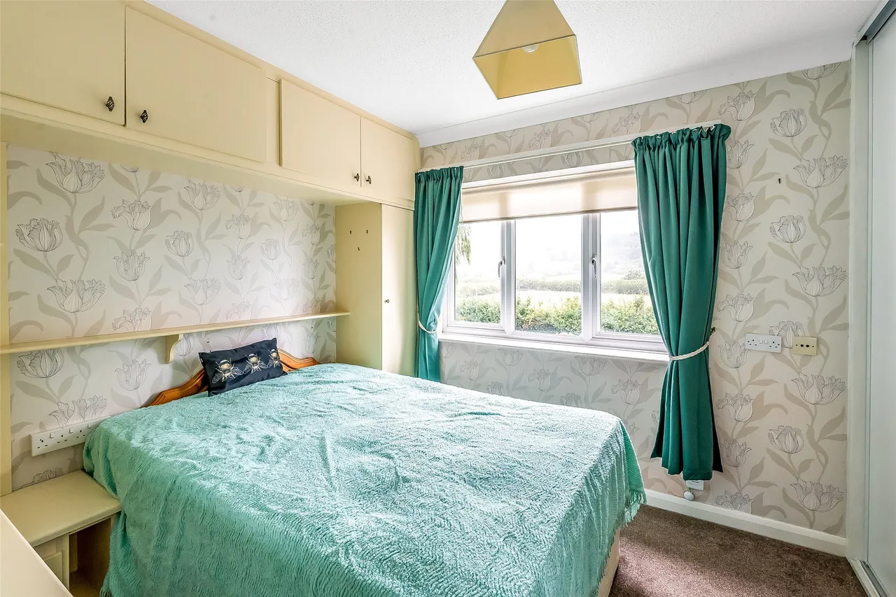 Milton Court Lane, Dor, RH4, photo 6