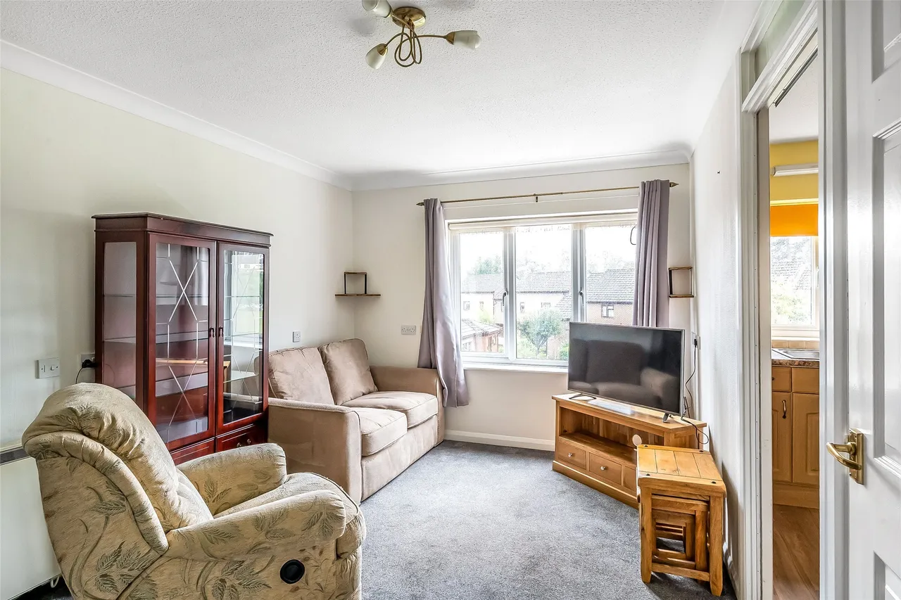 Milton Court Lane, Dor, RH4, photo 3