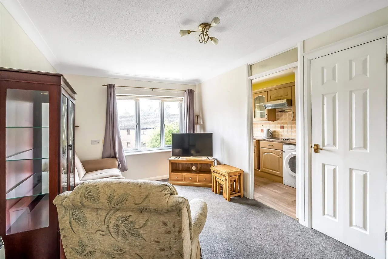 Milton Court Lane, Dor, RH4, photo 5