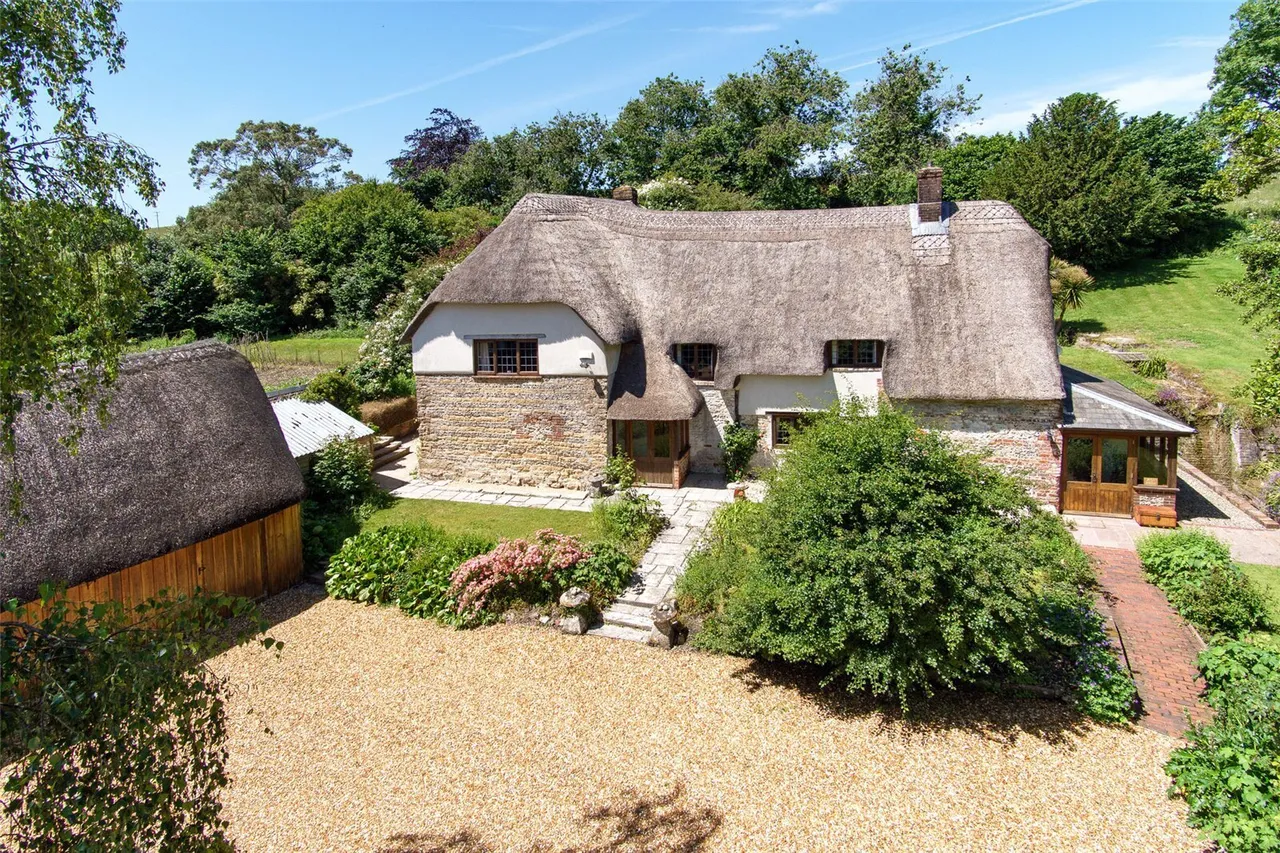 West Street, Winterborne Stickland, DT11, photo 4