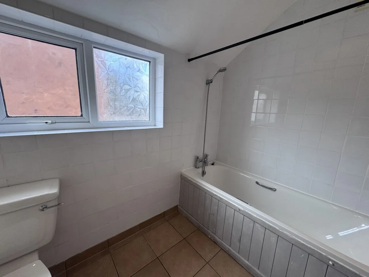The Victoria Apartment, 84 Newcastle Avenue, photo 5