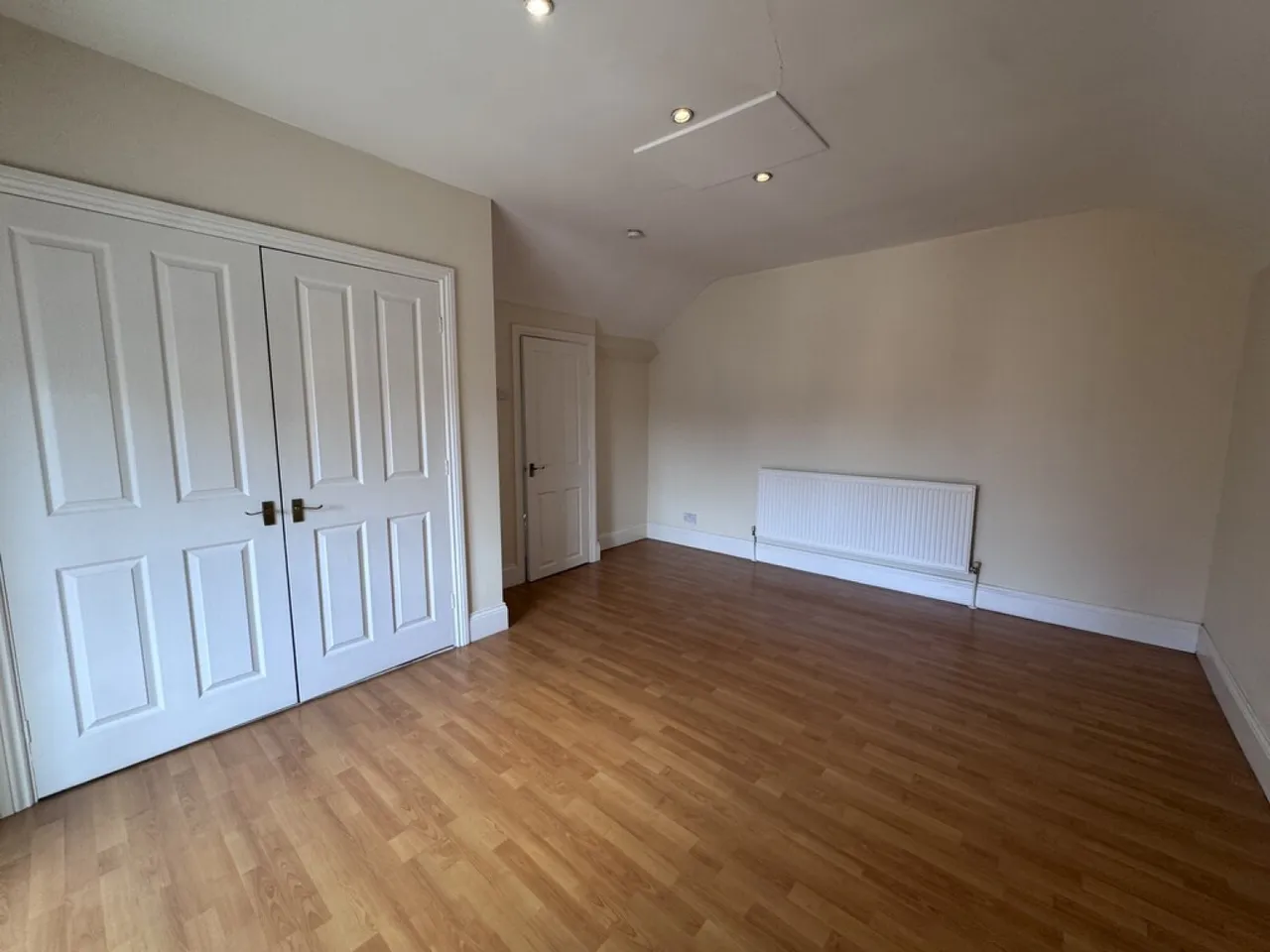 The Victoria Apartment, 84 Newcastle Avenue, photo 12
