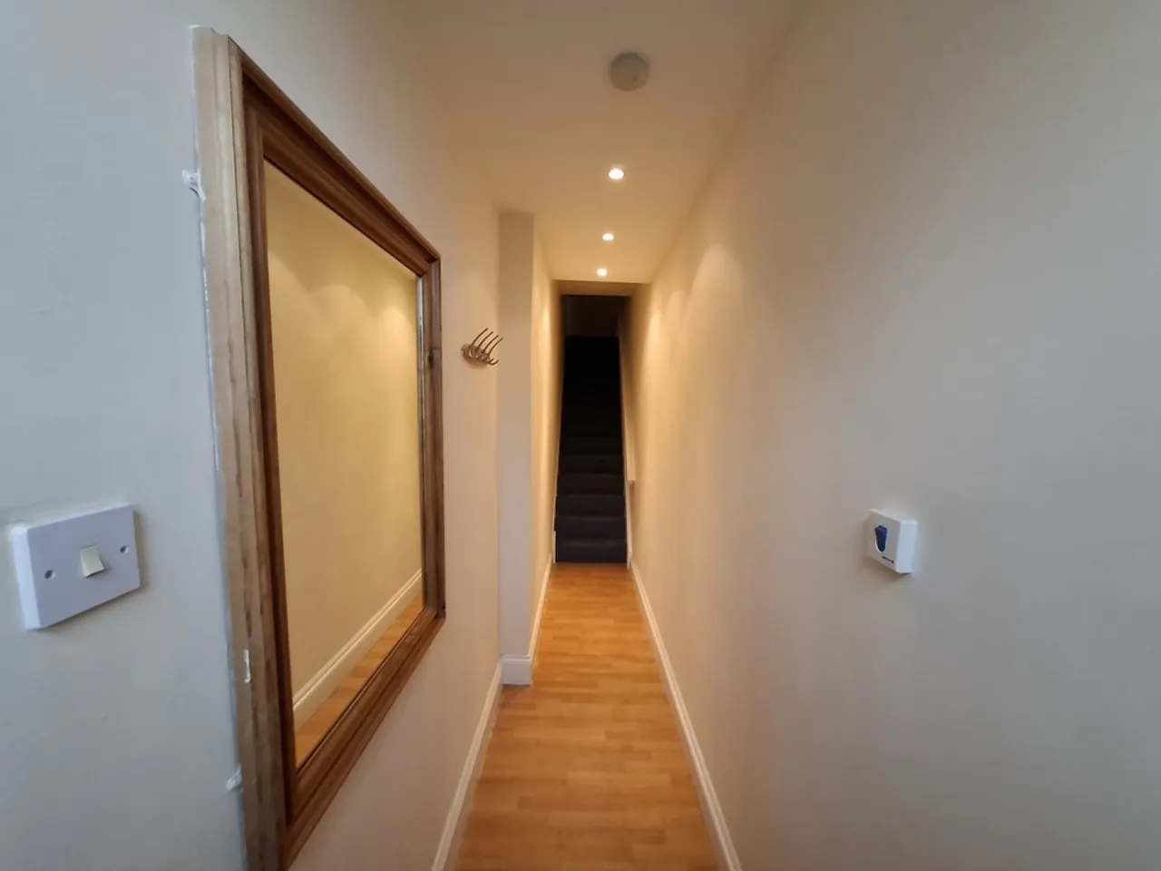 The Victoria Apartment, 84 Newcastle Avenue, photo 2