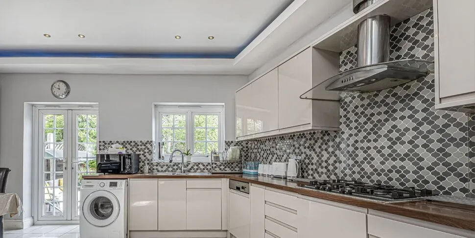 Abbotswood Gardens, Ilford, IG5, photo 4