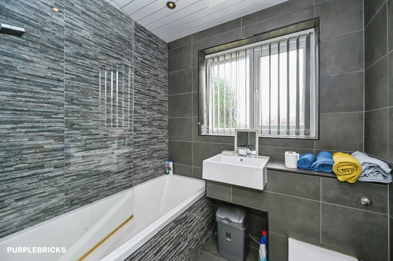 Ayrshire Gardens, St. Helens, WA10, photo 10
