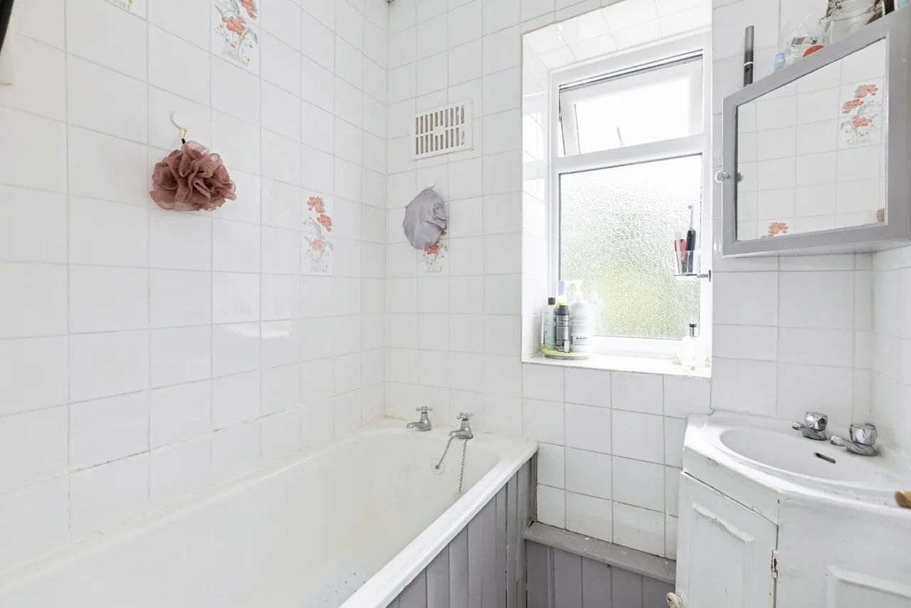 Huntsman Road, Ilford, IG6, photo 22