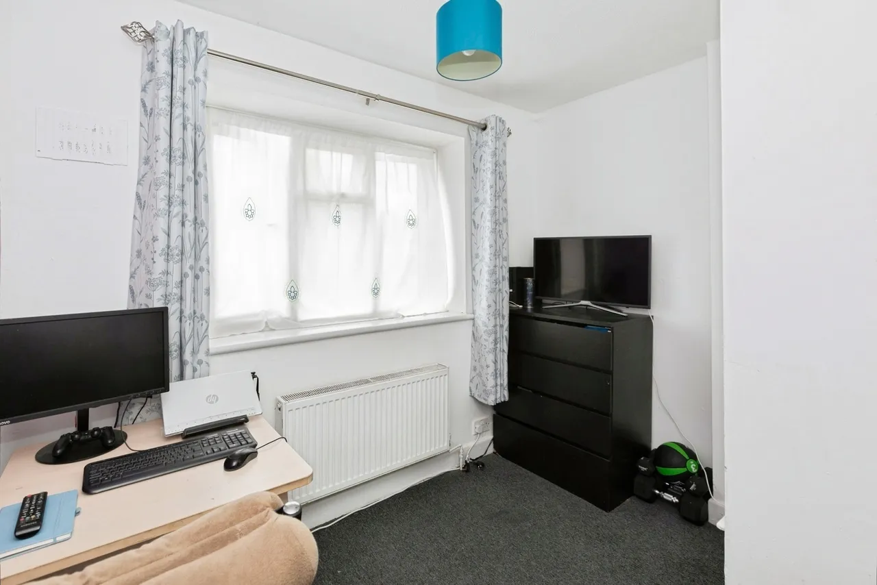 Huntsman Road, Ilford, IG6, photo 19