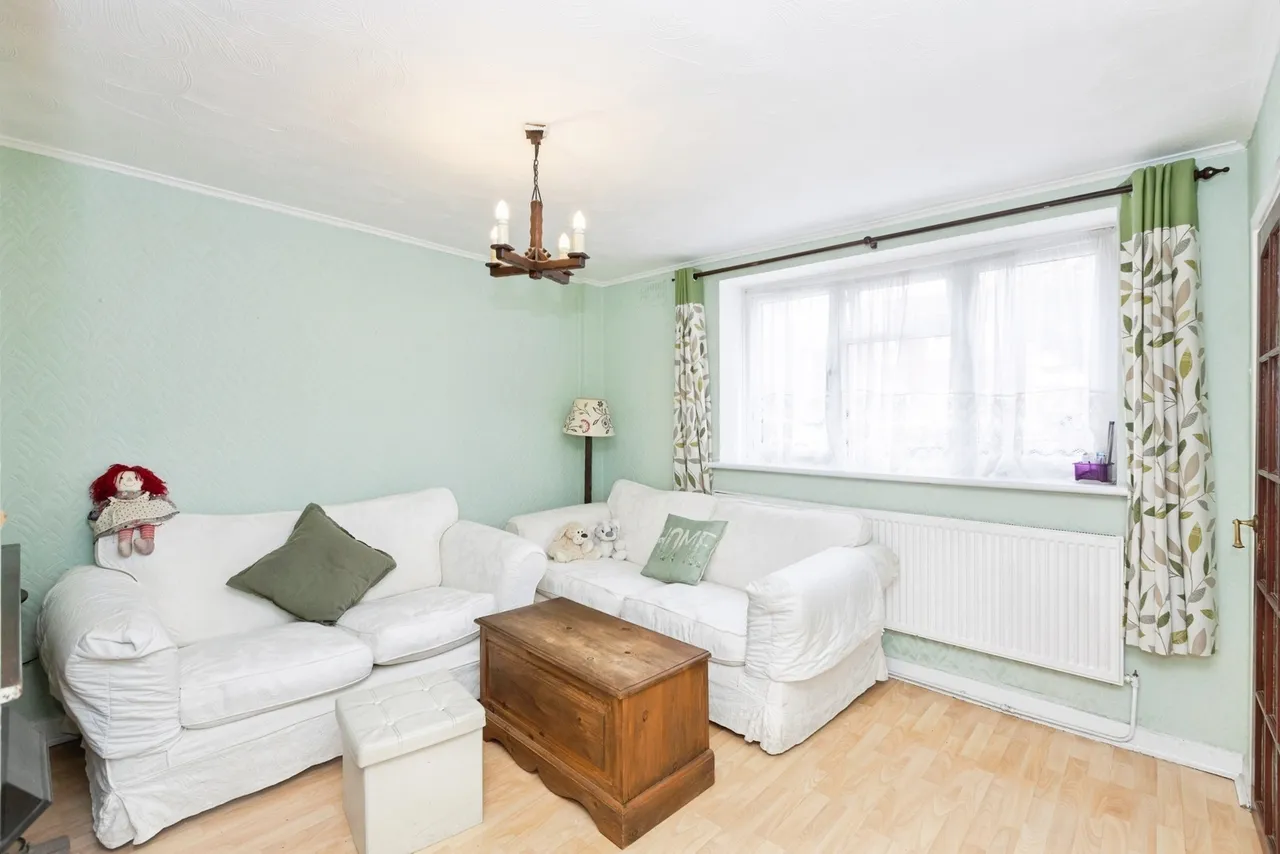 Huntsman Road, Ilford, IG6, photo 7