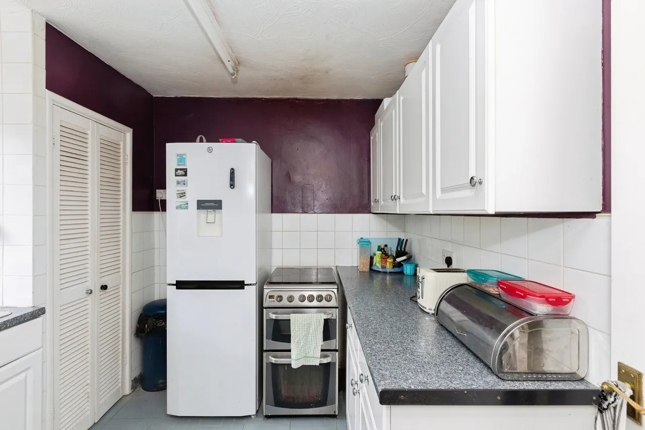 Huntsman Road, Ilford, IG6, photo 11