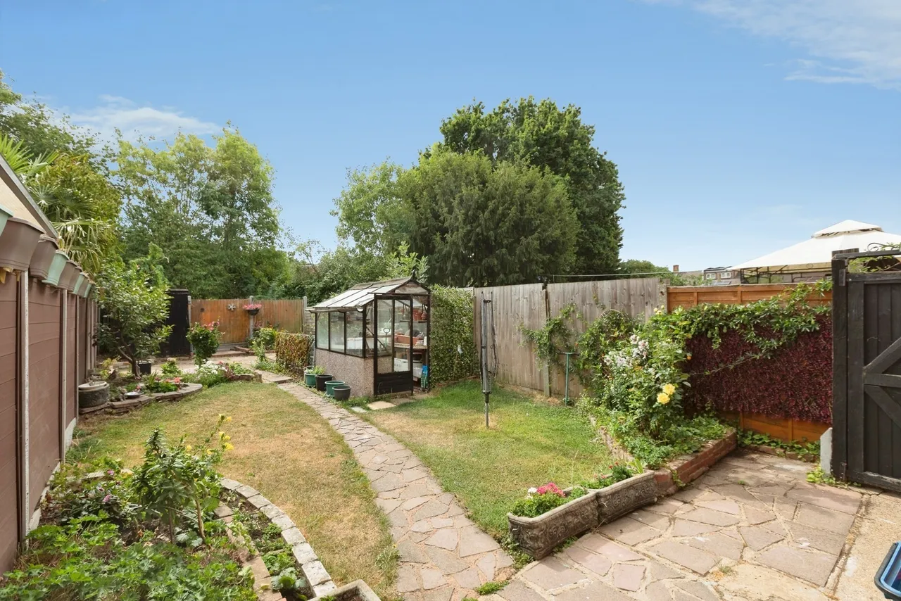 Huntsman Road, Ilford, IG6, photo 26