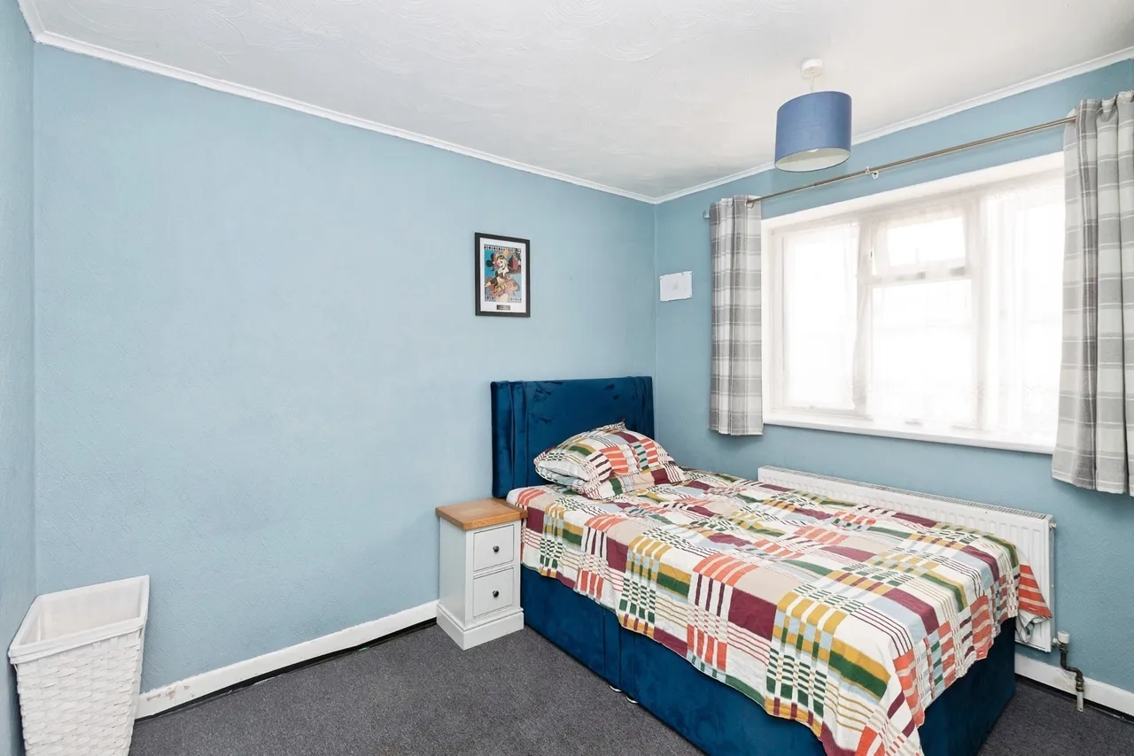 Huntsman Road, Ilford, IG6, photo 18