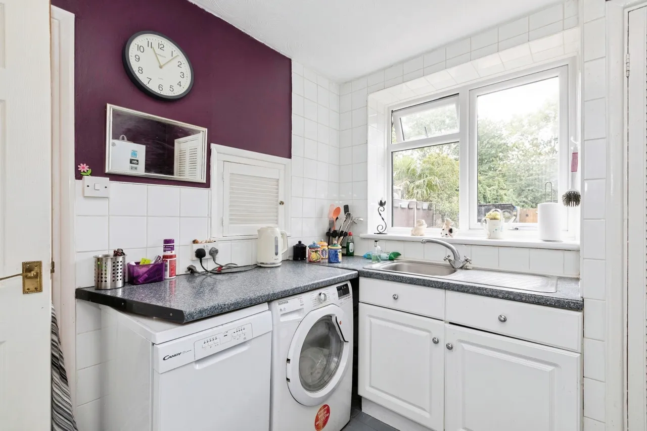 Huntsman Road, Ilford, IG6, photo 12