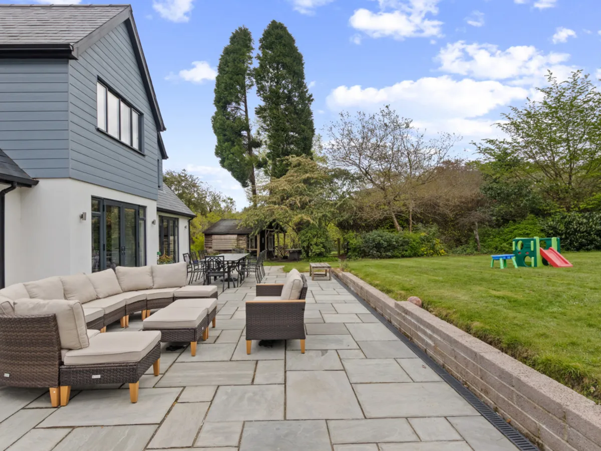 Portsmouth Road, Liphook, GU30, photo 19