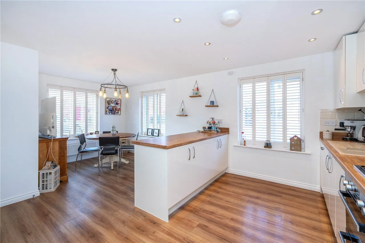 Great Leighs, Bourne, PE10, photo 4