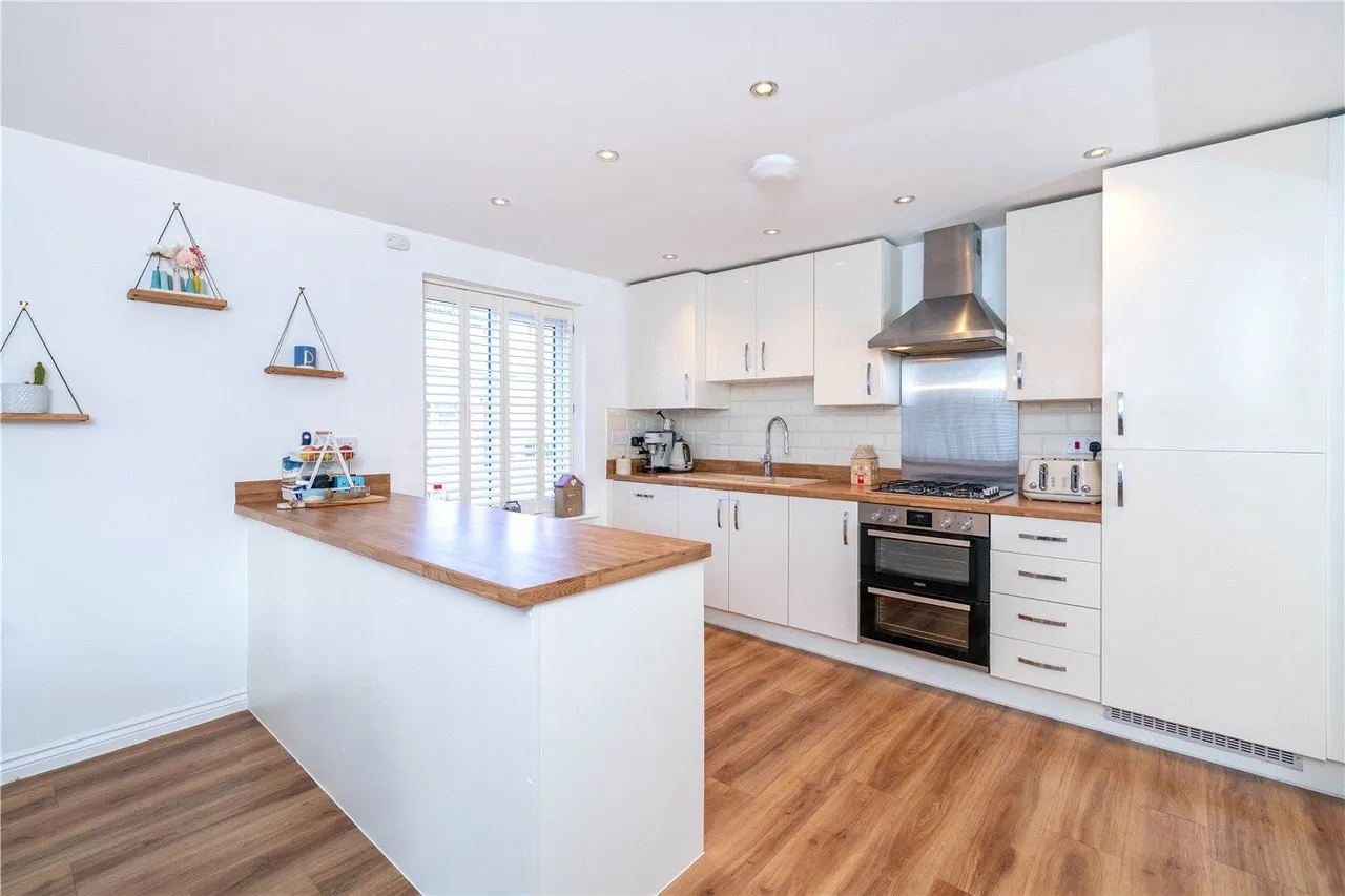 Great Leighs, Bourne, PE10, photo 5