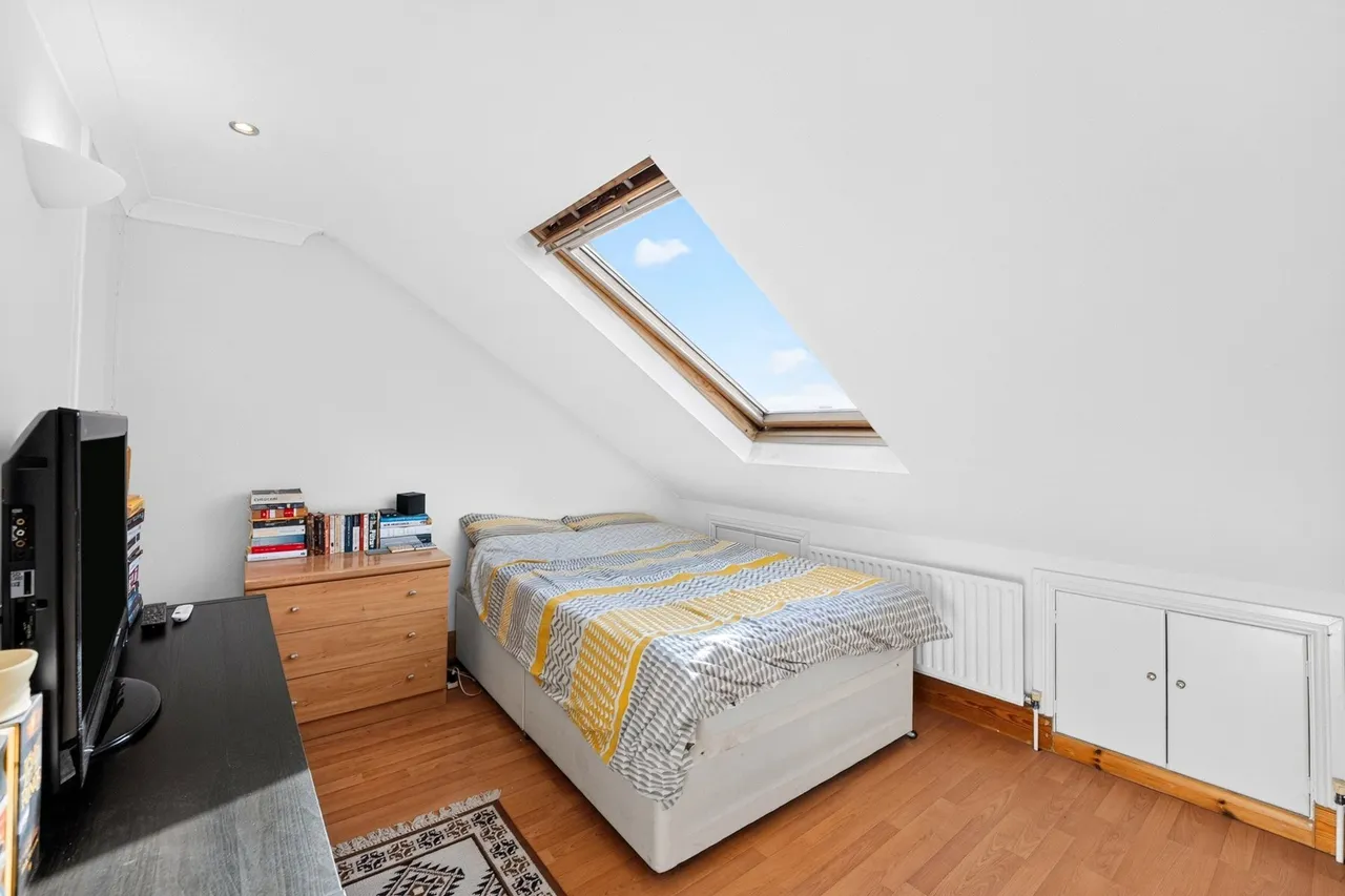 Tooting Bec Road, London, SW17, photo 7
