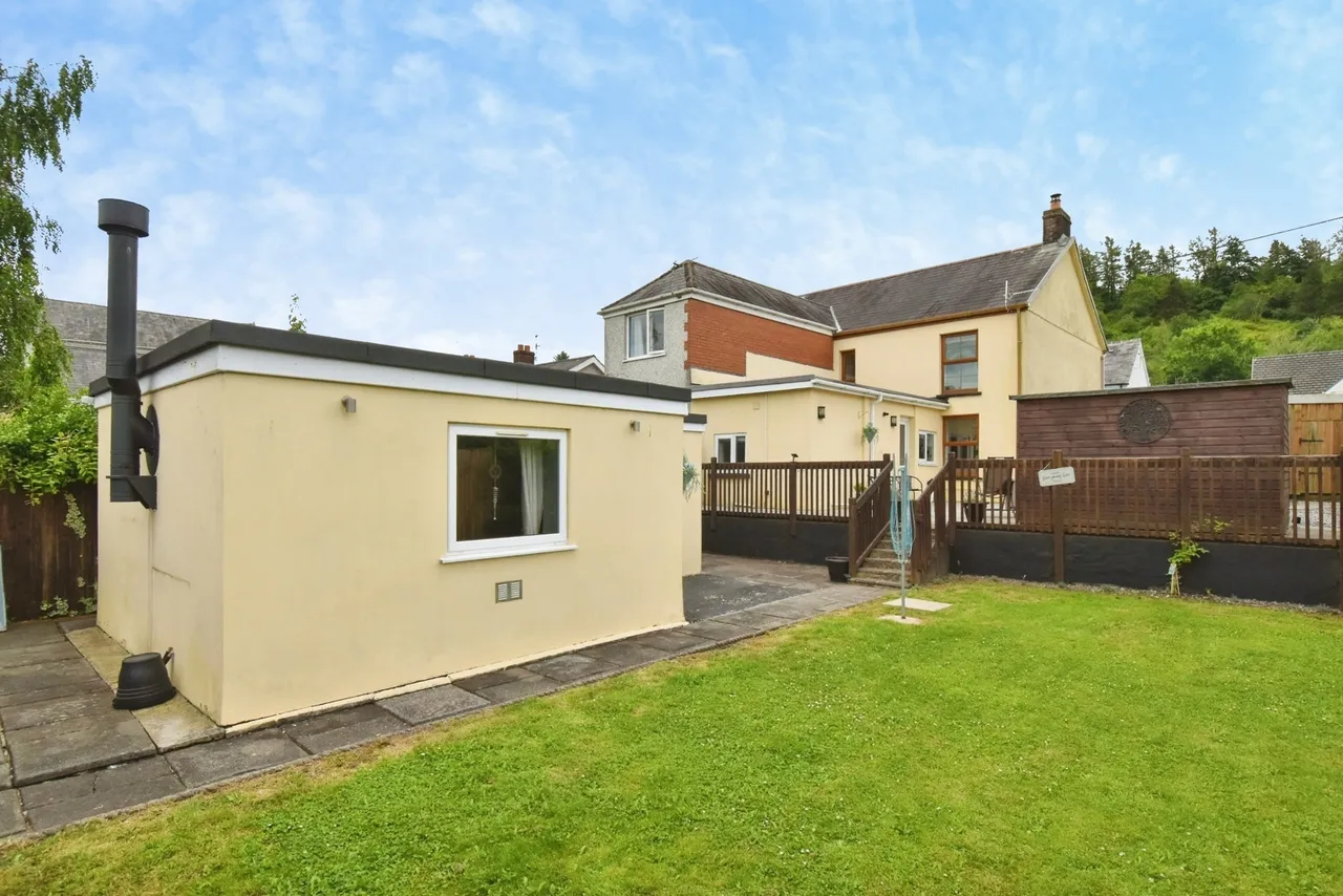 Cwmamman Road, Glanamman, SA18, photo 8