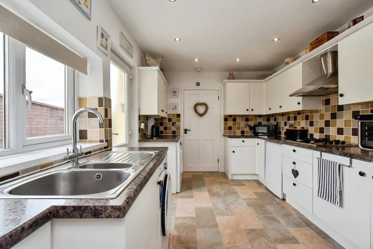 Cwmamman Road, Glanamman, SA18, photo 7