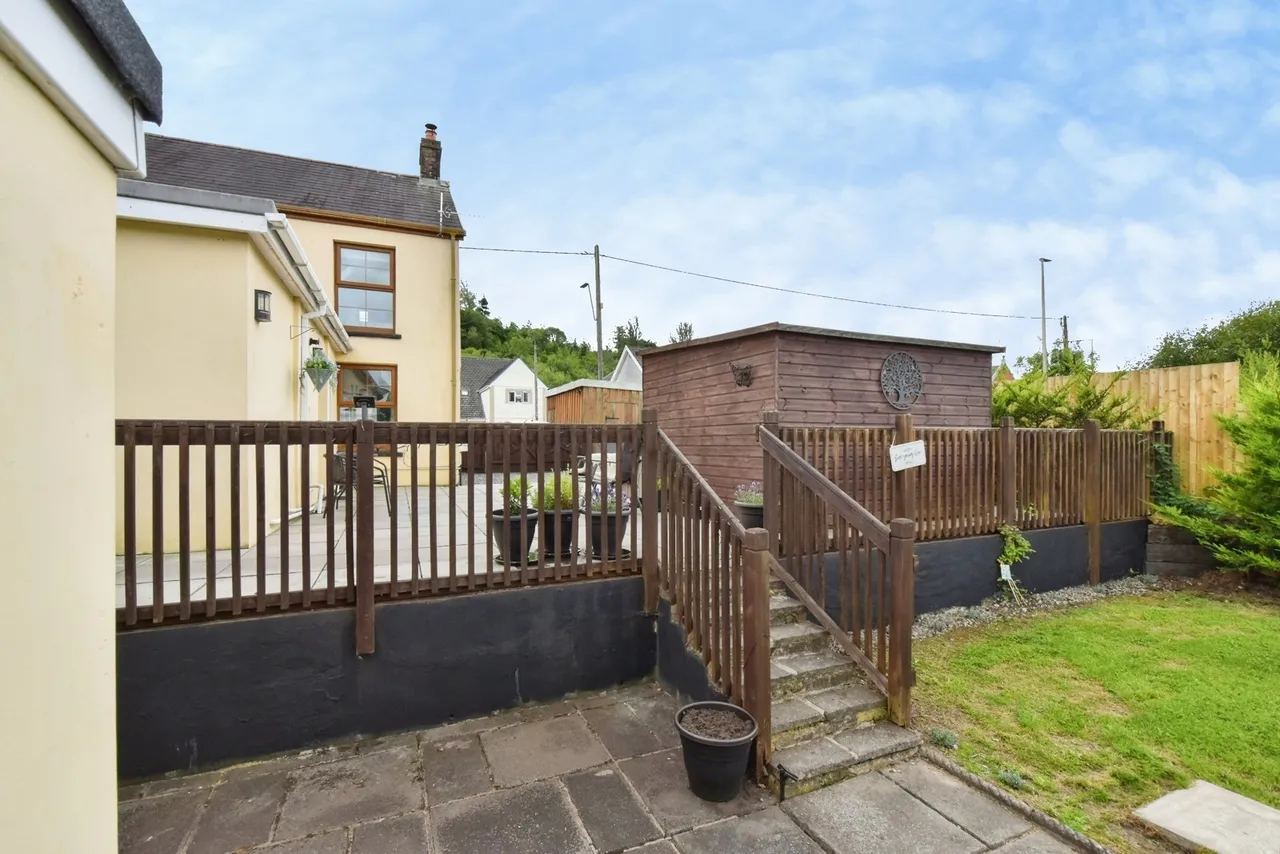 Cwmamman Road, Glanamman, SA18, photo 23