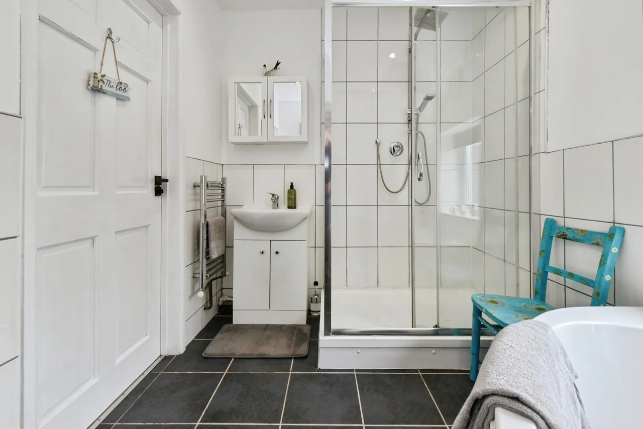 Cwmamman Road, Glanamman, SA18, photo 18