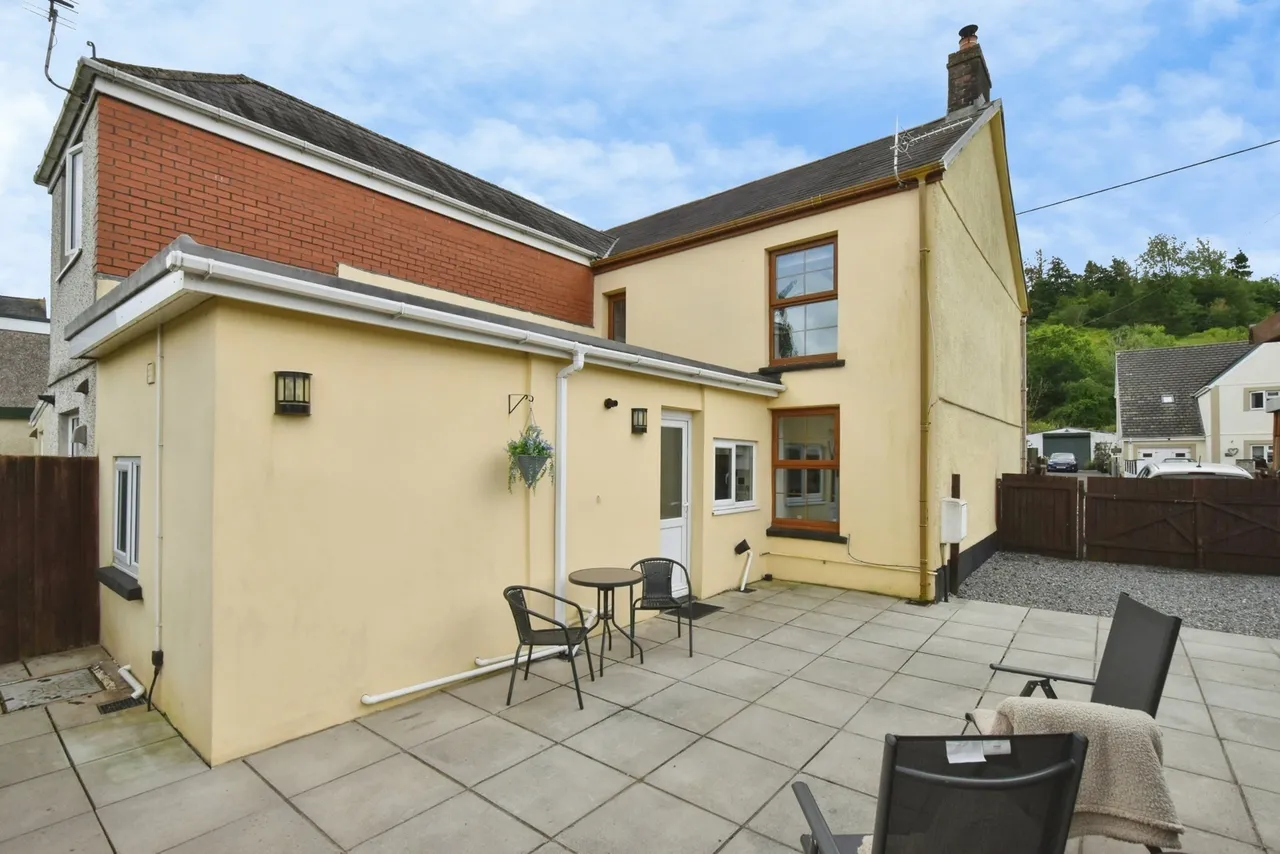 Cwmamman Road, Glanamman, SA18, photo 26