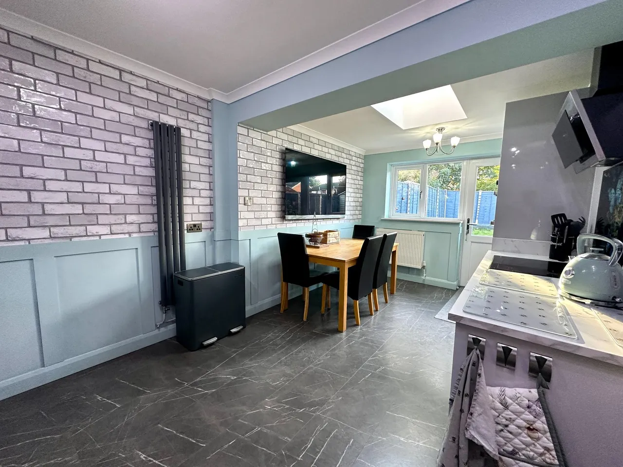 Exbury Close, Pendeford, WV9, photo 5