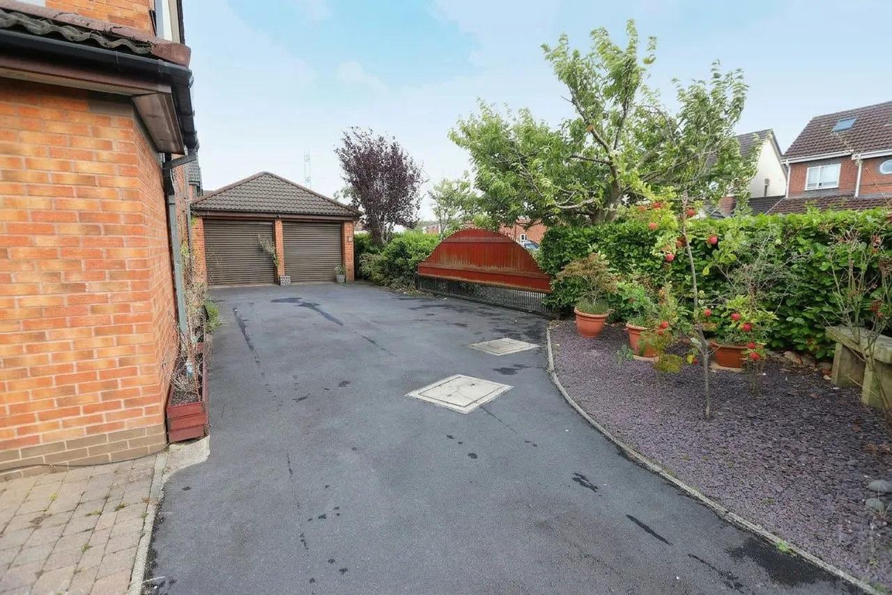 Greenoak, Radcliffe, M26, photo 3