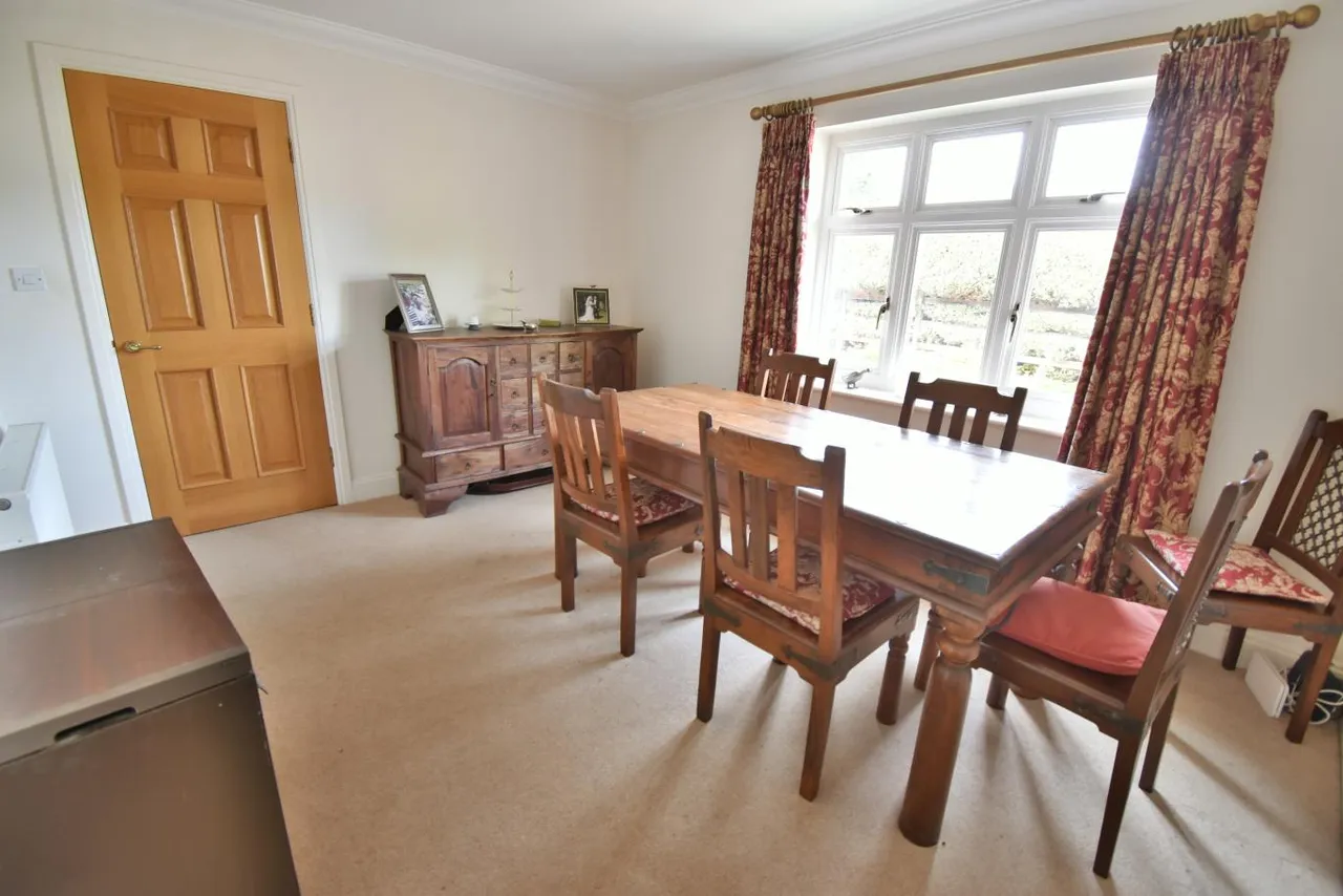 Fernlea Gardens, BH22, photo 8