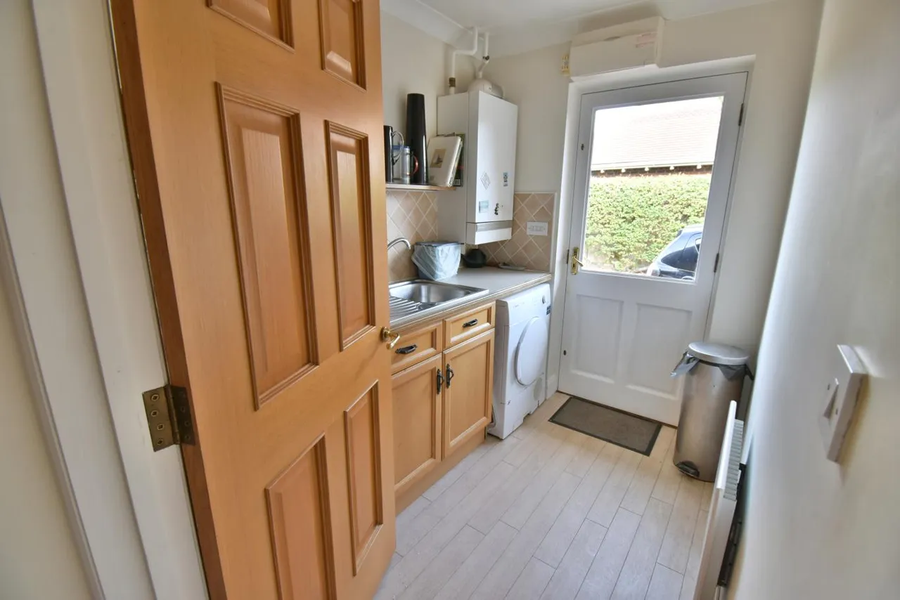 Fernlea Gardens, BH22, photo 10