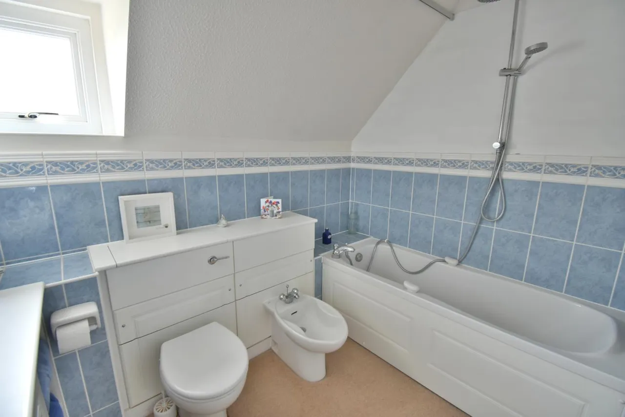 Fernlea Gardens, BH22, photo 26