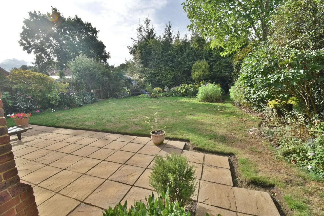 Fernlea Gardens, BH22, photo 3