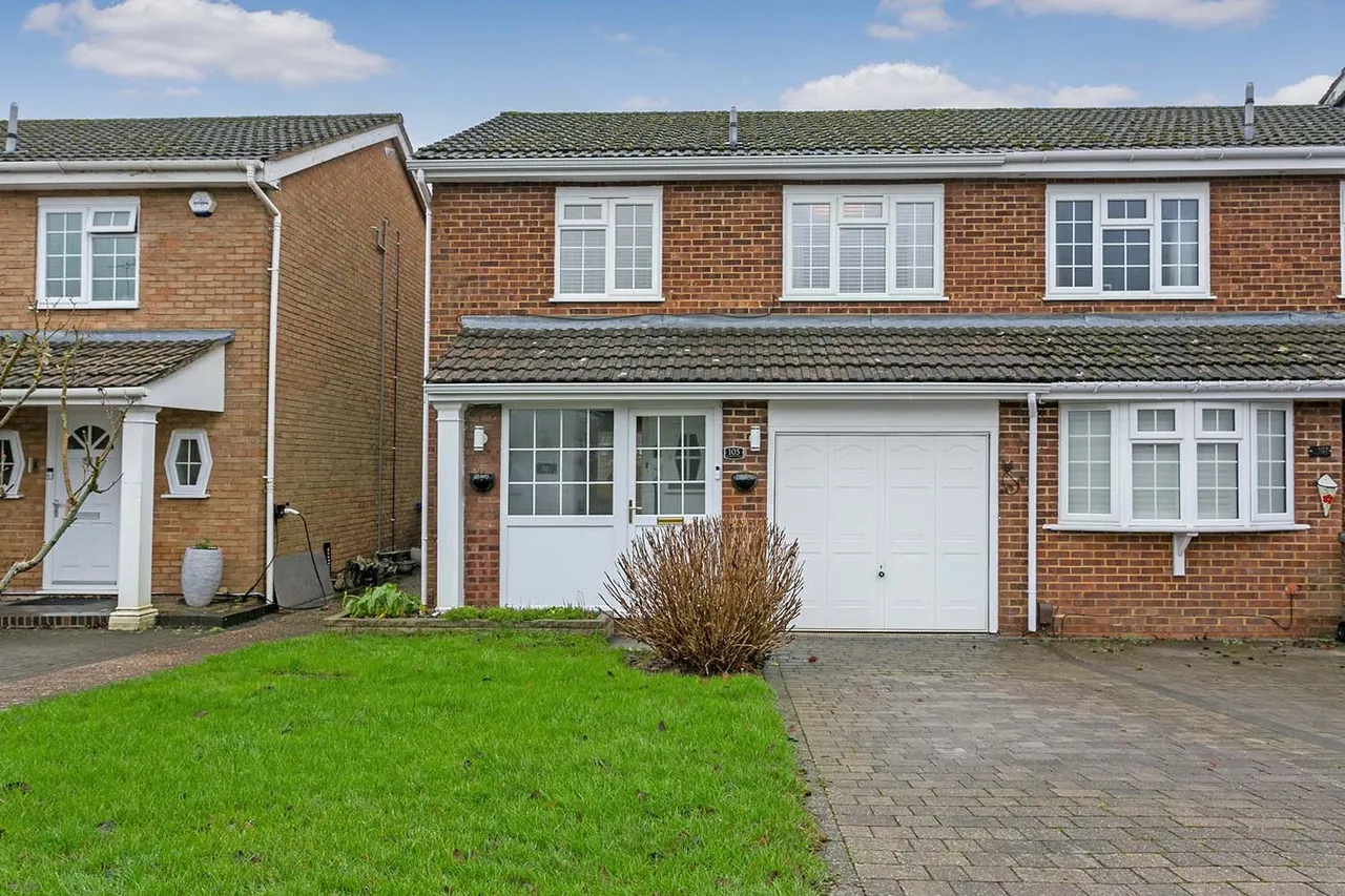 3 bed house for sale — Cranbrook Drive, Maidenhead, Berkshire