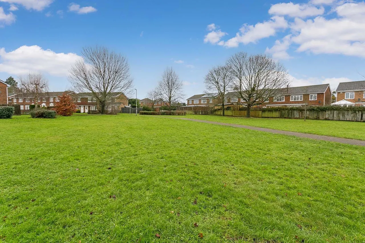 Cranbrook Drive, Maidenhead, Berkshire, photo 17