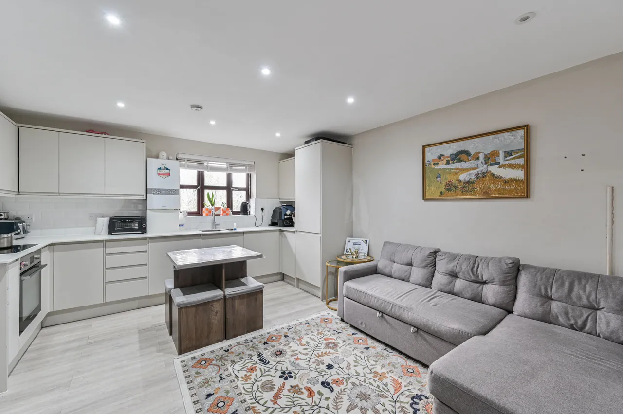 Flat 7, Lime Court, 1 Lewis Road, Mitcham, photo 5