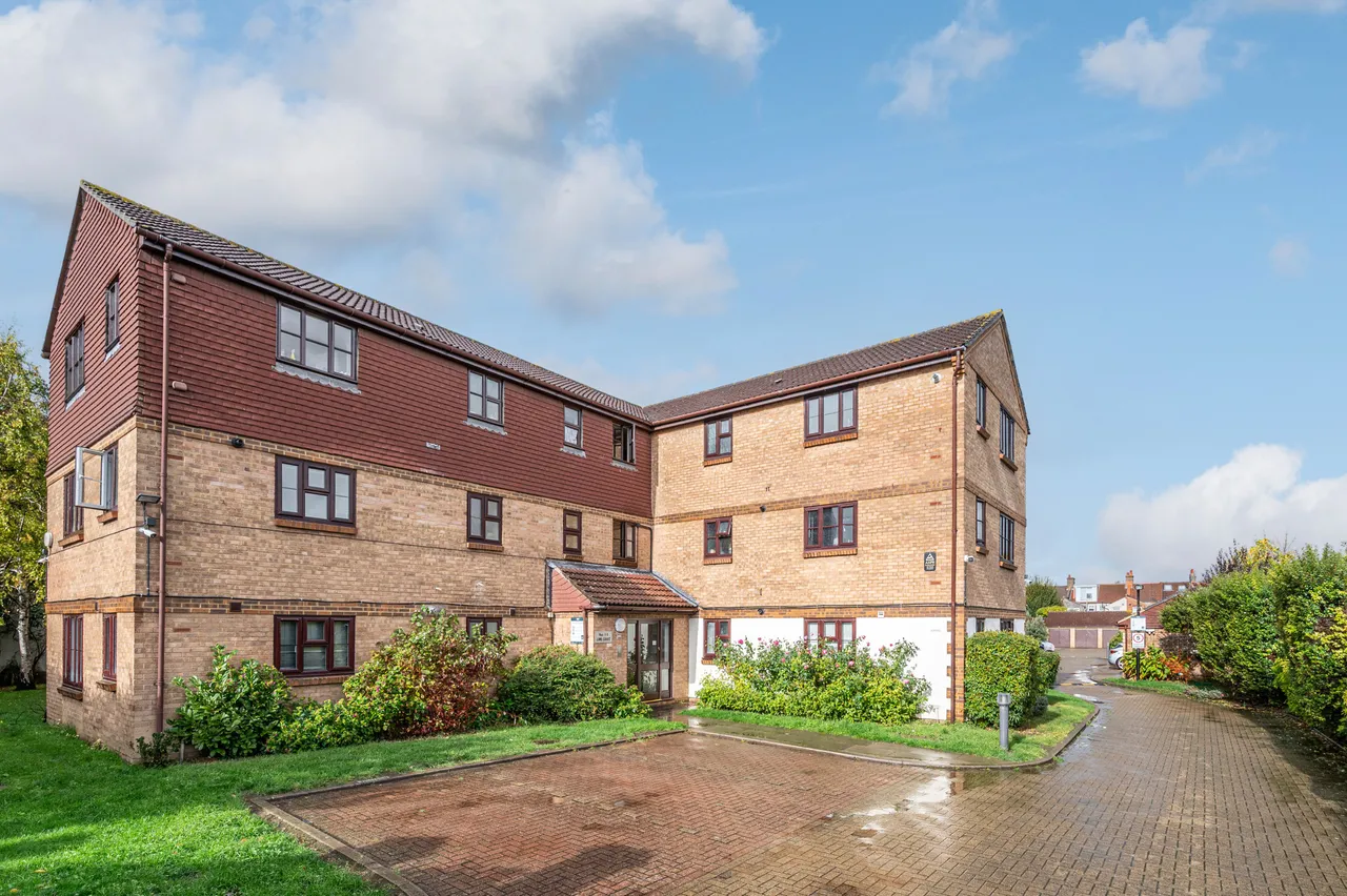 Flat 7, Lime Court, 1 Lewis Road, Mitcham, photo 6