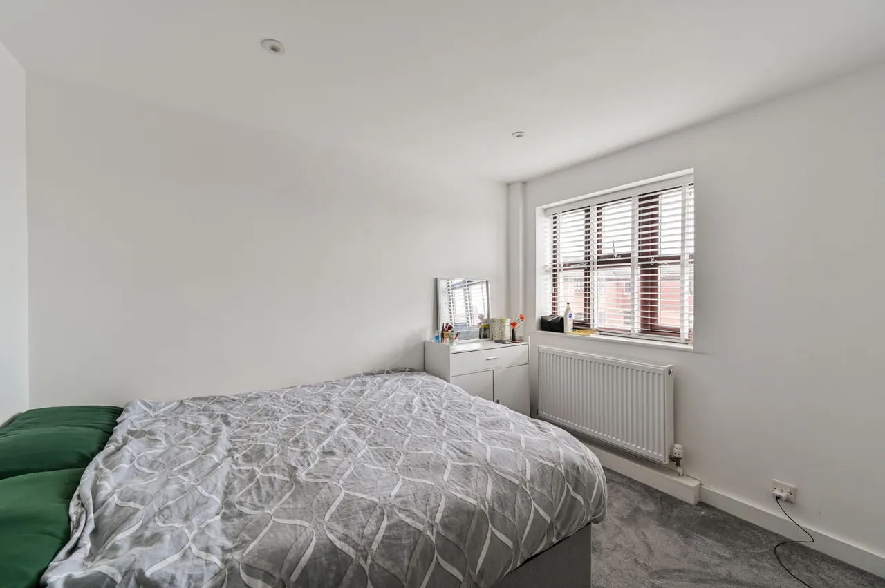 Flat 7, Lime Court, 1 Lewis Road, Mitcham, photo 2