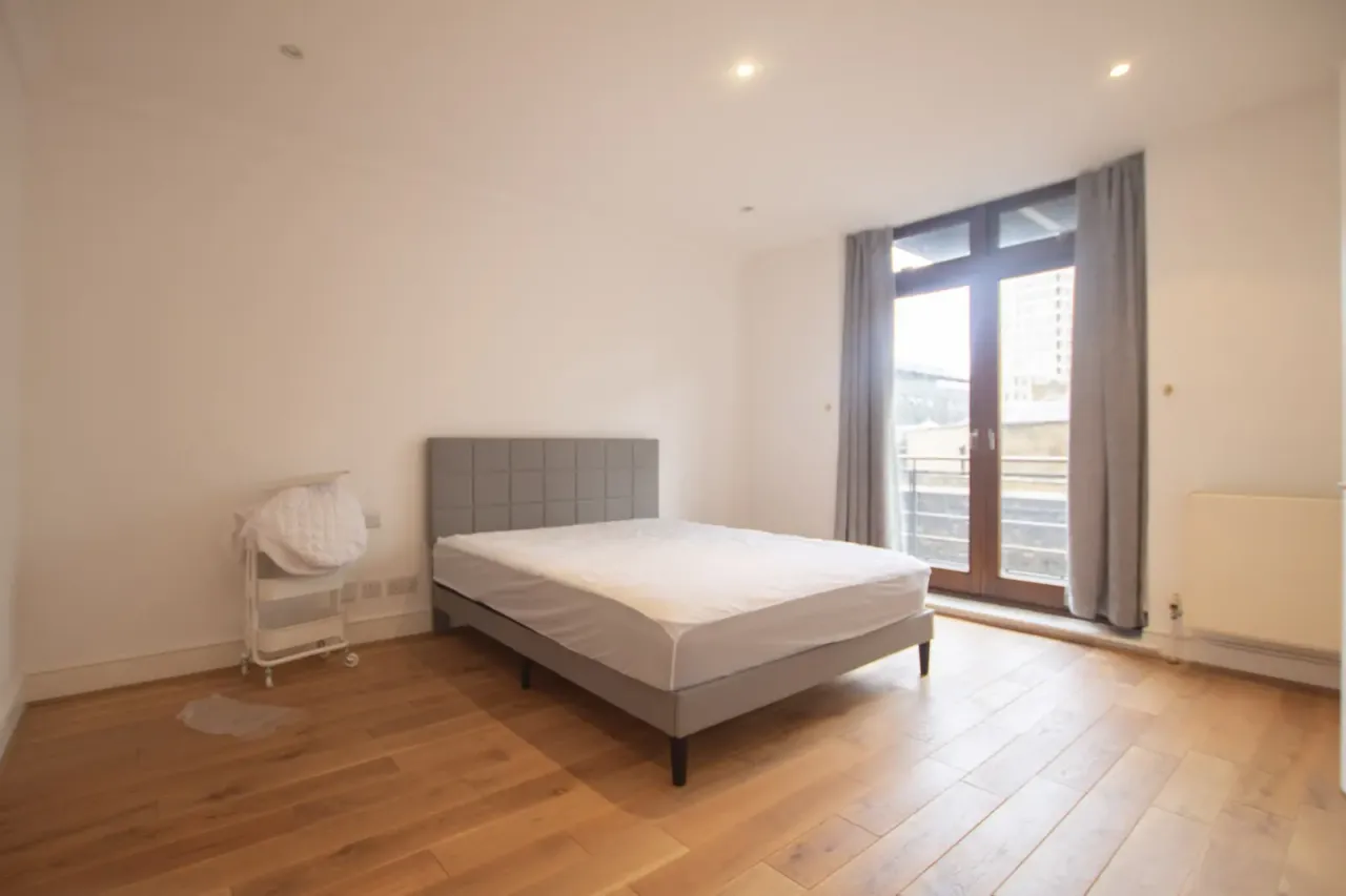 Star Place, E1W, photo 5