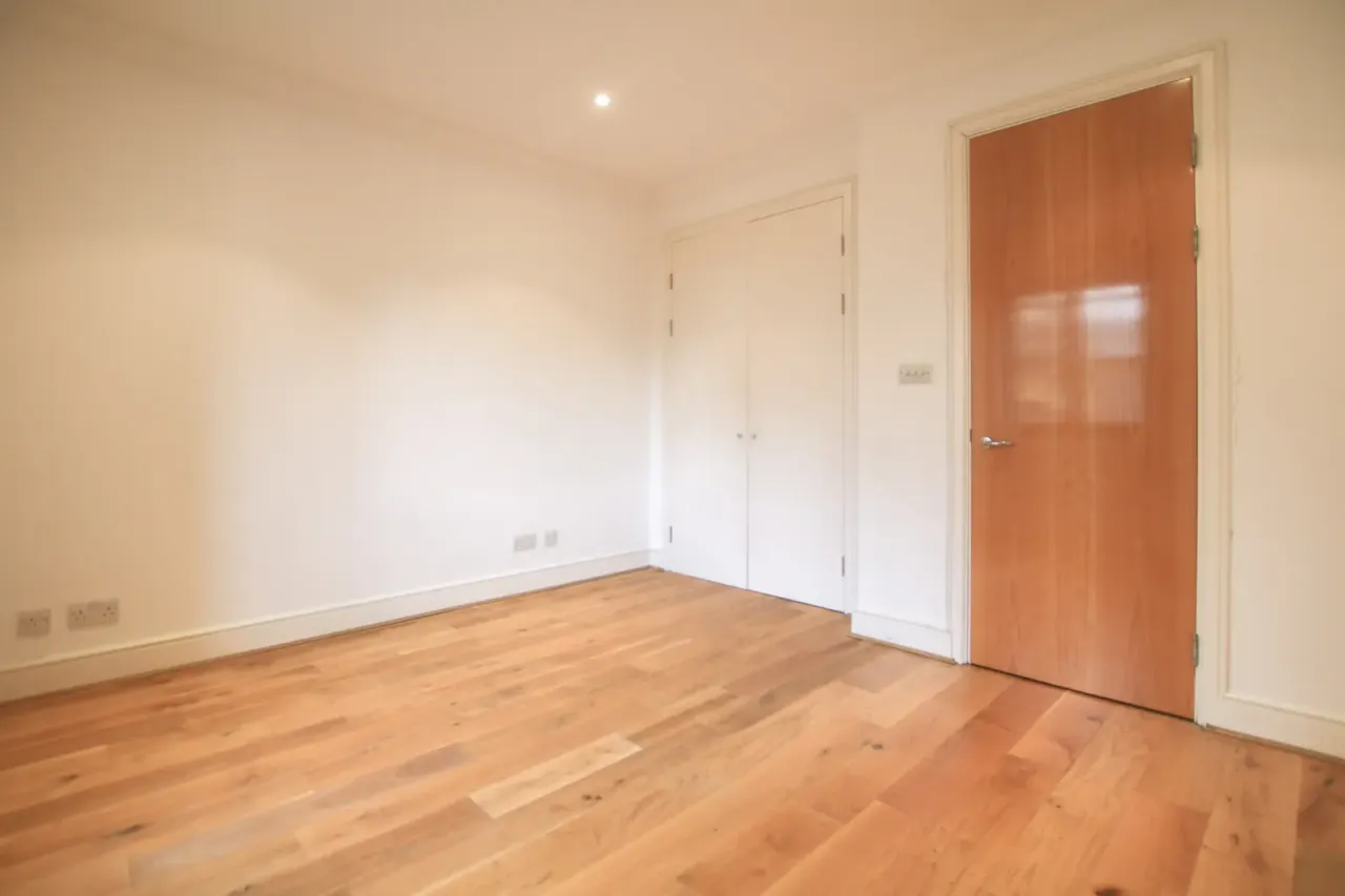 Star Place, E1W, photo 7