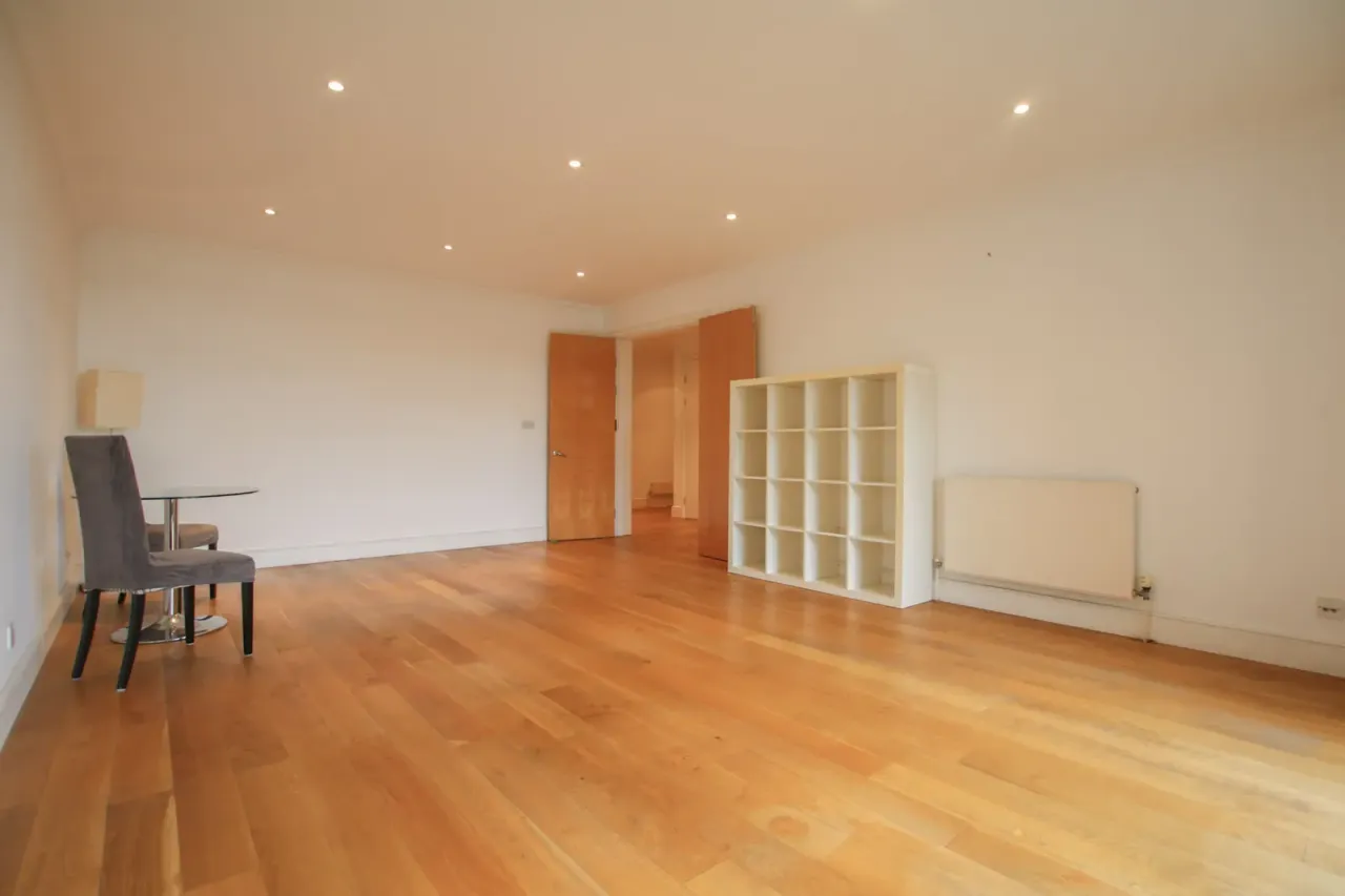 Star Place, E1W, photo 12