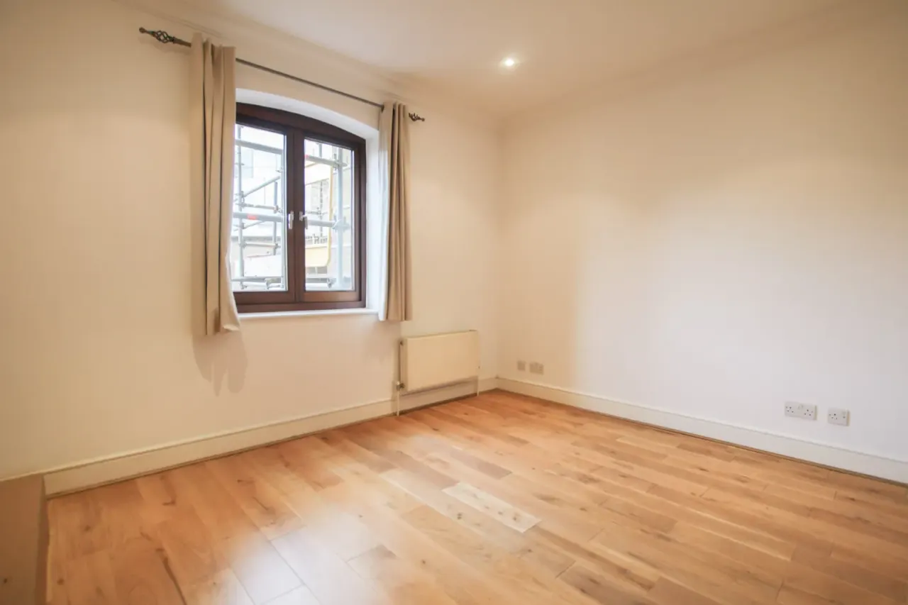 Star Place, E1W, photo 6