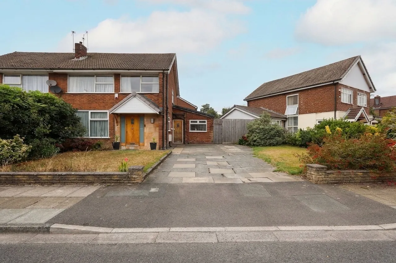 4 bed house for sale, Standmoor Road, Whitefield, M45