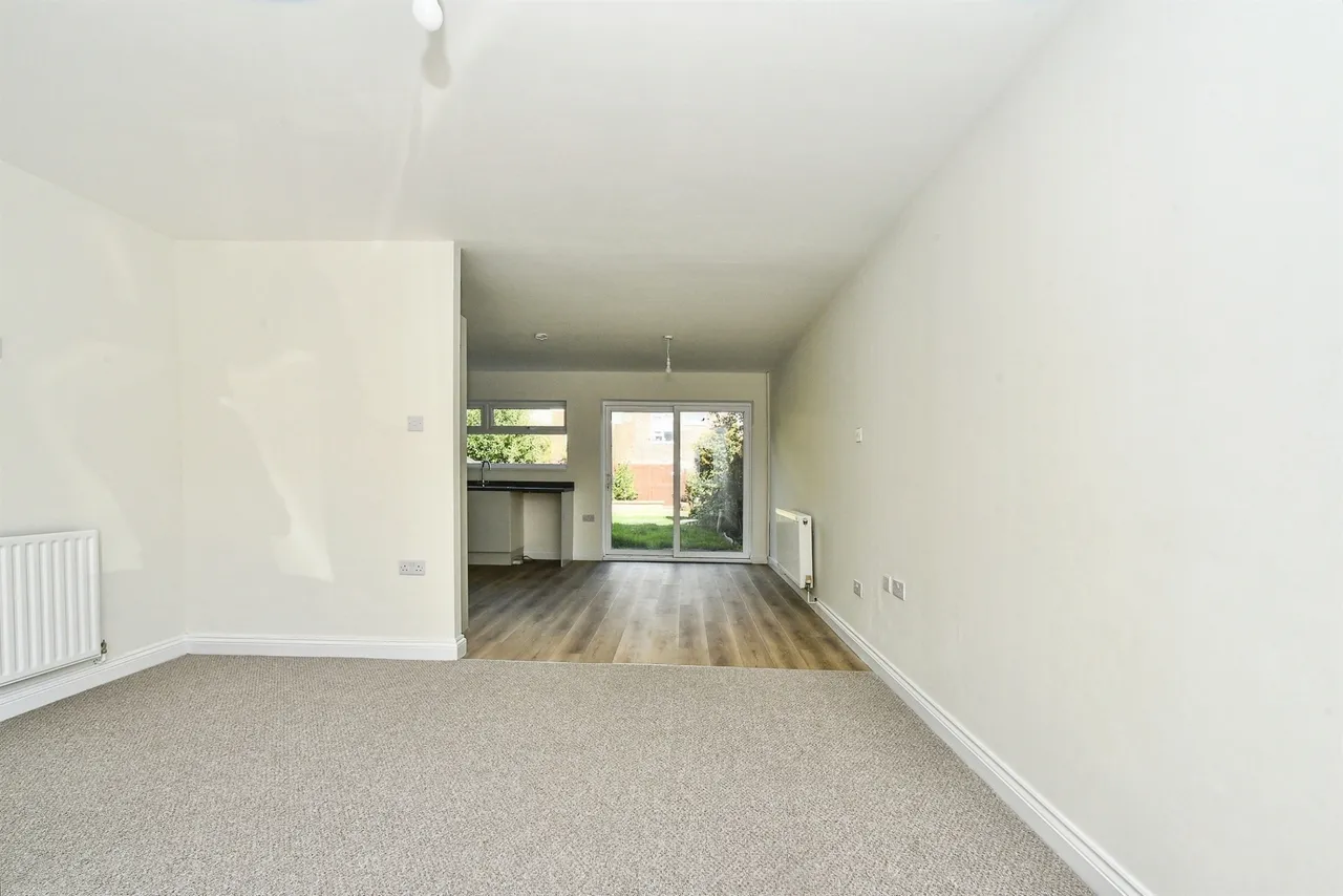 Carroll Close, Swindon, SN3, photo 3