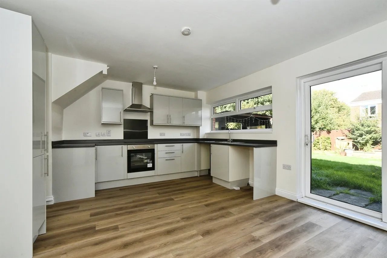 Carroll Close, Swindon, SN3, photo 4