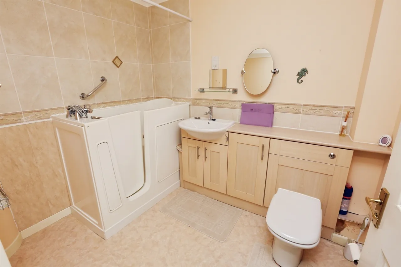 Stoke Road, Gosport, photo 6