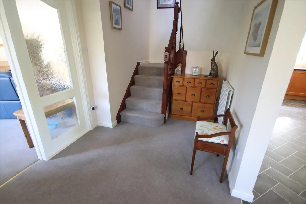 Tavinor Drive, Chippenham, photo 10
